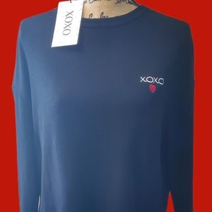 Practical and simple sweater.